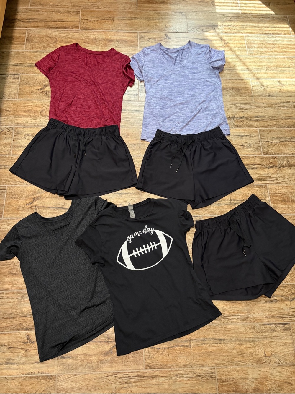 Women’s Athletic Bundle workout Tees and 3 old navy shorts small